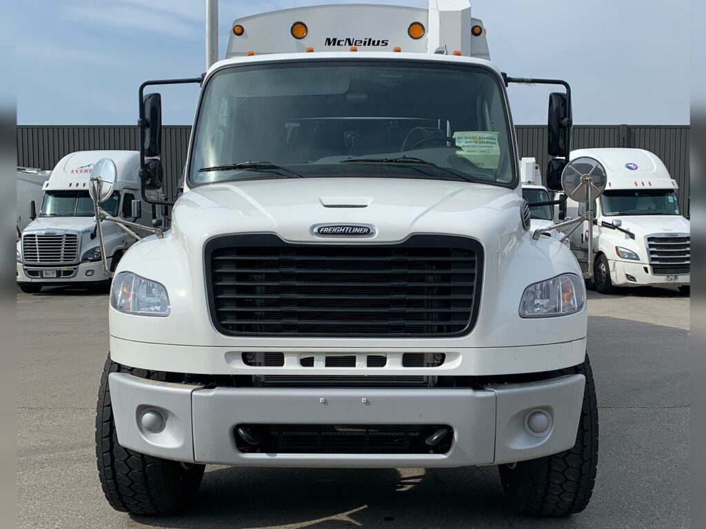 2024 FREIGHTLINER M2106 / MCNEILUS HEAVY DUTY REAR LOADER Amtruck