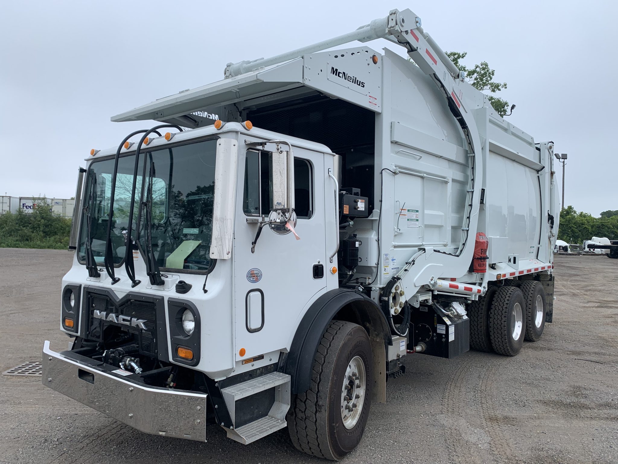 2024 MACK TERRAPRO TE64 / MCNEILUS ATLANTIC FRONT LOADER - Amtruck Limited