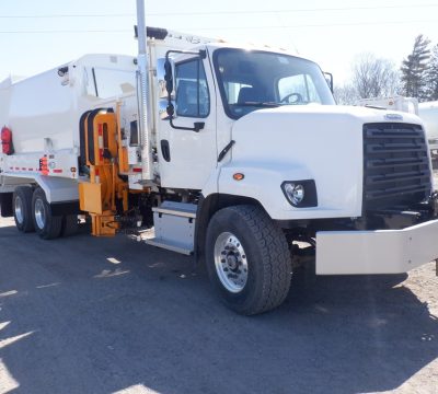 2024 FREIGHTLINER M2 106 LABRIE EXPERT CO MINGLE SIDE LOADER   DSCF7207 400x360 