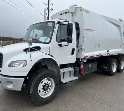 2024 FREIGHTLINER M2 106 MCNEILUS SPLIT REAR LOADER Amtruck Limited   IMG 6139 400x360 