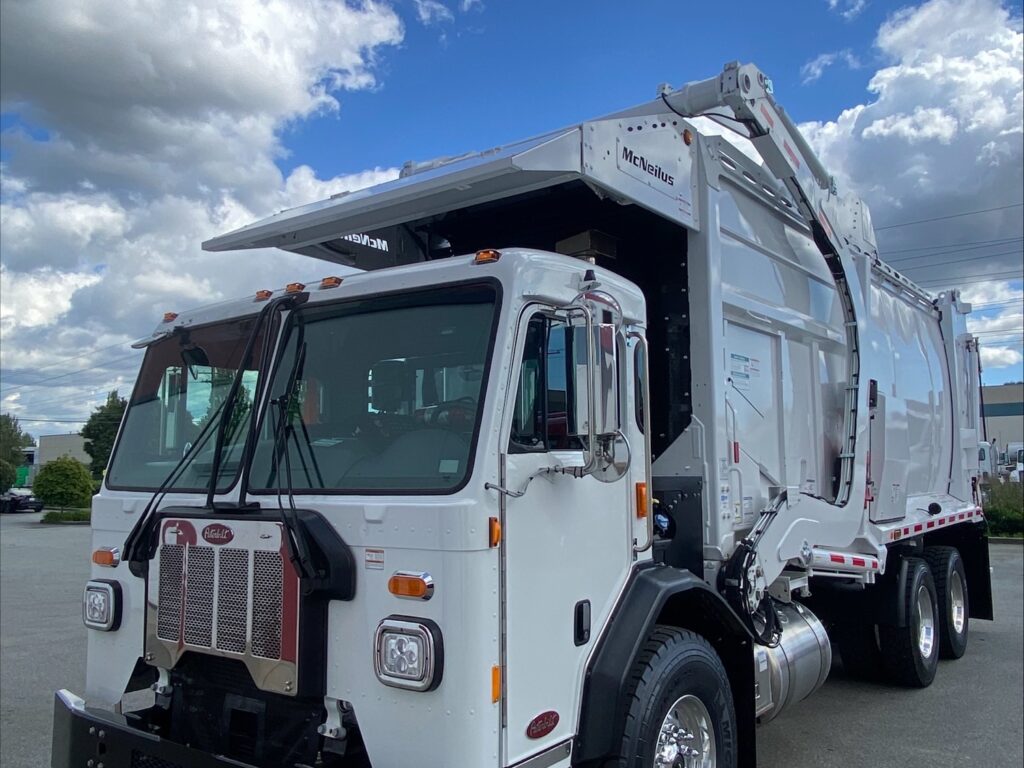 2025 PETERBILT 520 / MCNEILUS MERIDIAN FRONT LOADER Amtruck Limited